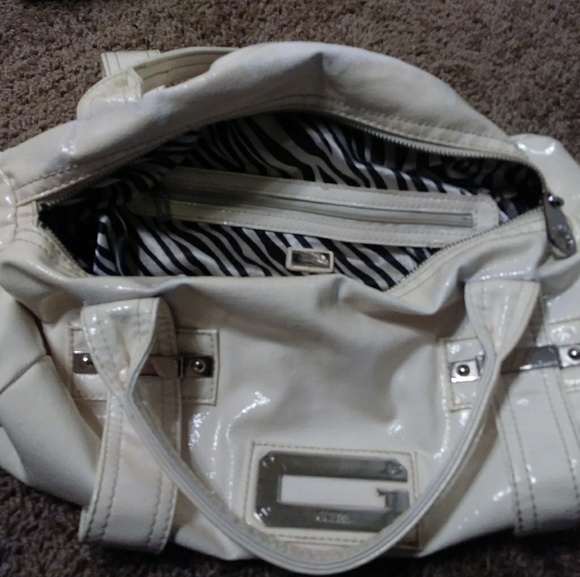 Guess purse - Picture 6 of 6